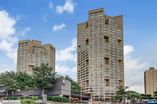 36c-7000 Kennedy Blvd W, Guttenberg, NJ, 07093-1817 | Card Image