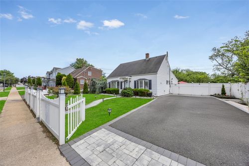 71 Slate Ln, Levittown, NY, 11756-3936 | Card Image