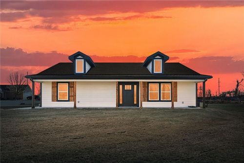 704 Colony Ave, East Lynne, MO, 64743-1017 | Card Image