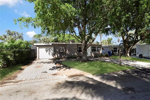 125 Hart St, Lantana, FL, 33462-4617 | Card Image