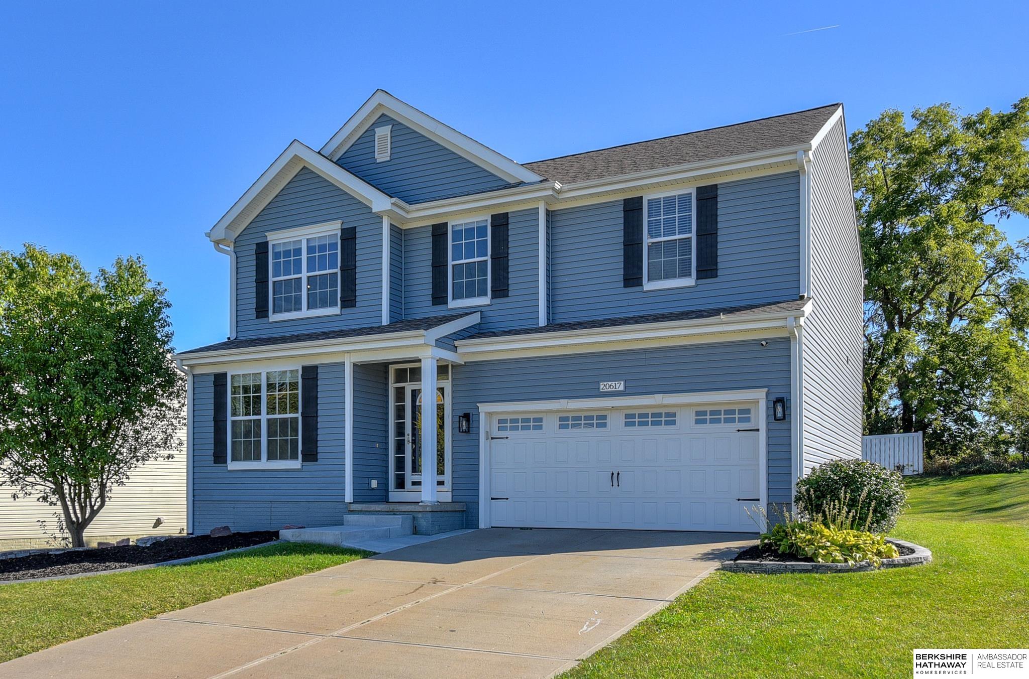 Veterans Dr, Elkhorn, NE 68022