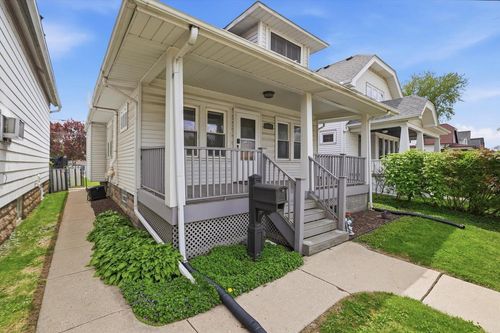 5827 W Rogers Street, WEST ALLIS, WI, 53219 | Card Image