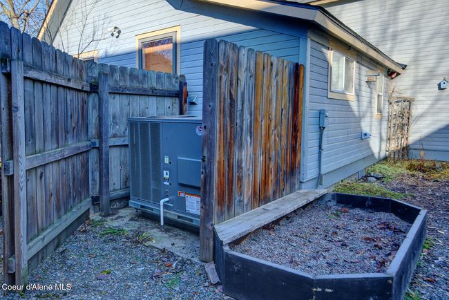 723 Pine St, House other with 2 bedrooms, 3 bathrooms and null parking in Sandpoint ID | Image 5