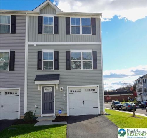 2132 Cross Country Rd, Northampton, PA, 18067-8725 | Card Image