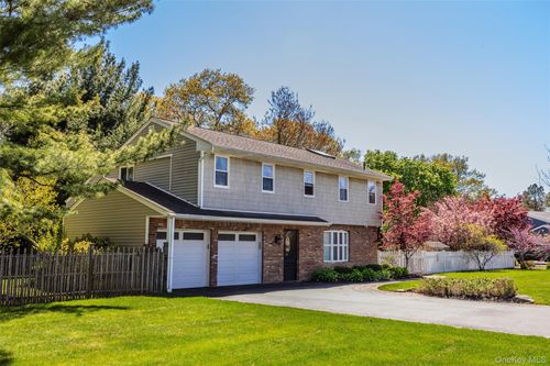 140 Tremper St, Holbrook, NY, 11741-5308 | Card Image