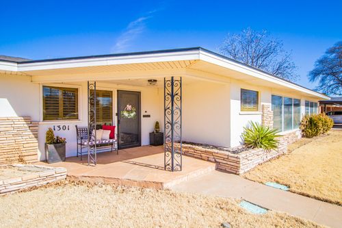 1301 E Buckley St, Brownfield, TX, 79316-5805 | Card Image