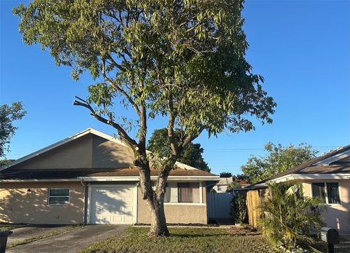 6533 Harbour Rd, North Lauderdale, FL, 33068-3841 | Card Image