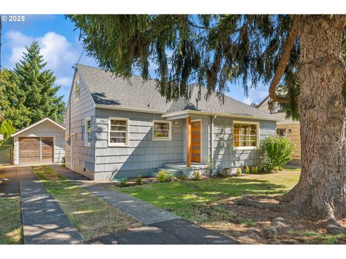 4245 Ne Going St, Portland, OR, 97218-1621 | Card Image