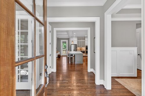 2303 20th Ave S, Nashville, TN, 37212-5009 | Card Image