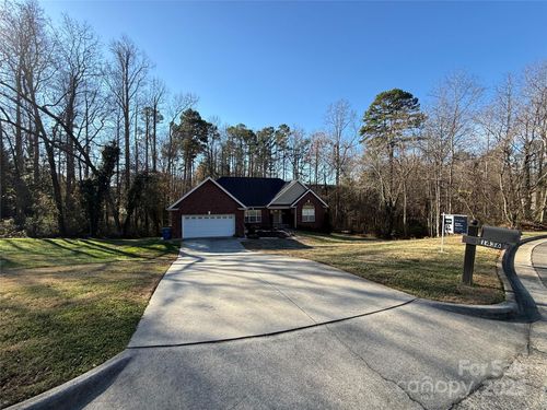 1436 20th Avenue Pl Ne, Hickory, NC, 28601-1696 | Card Image