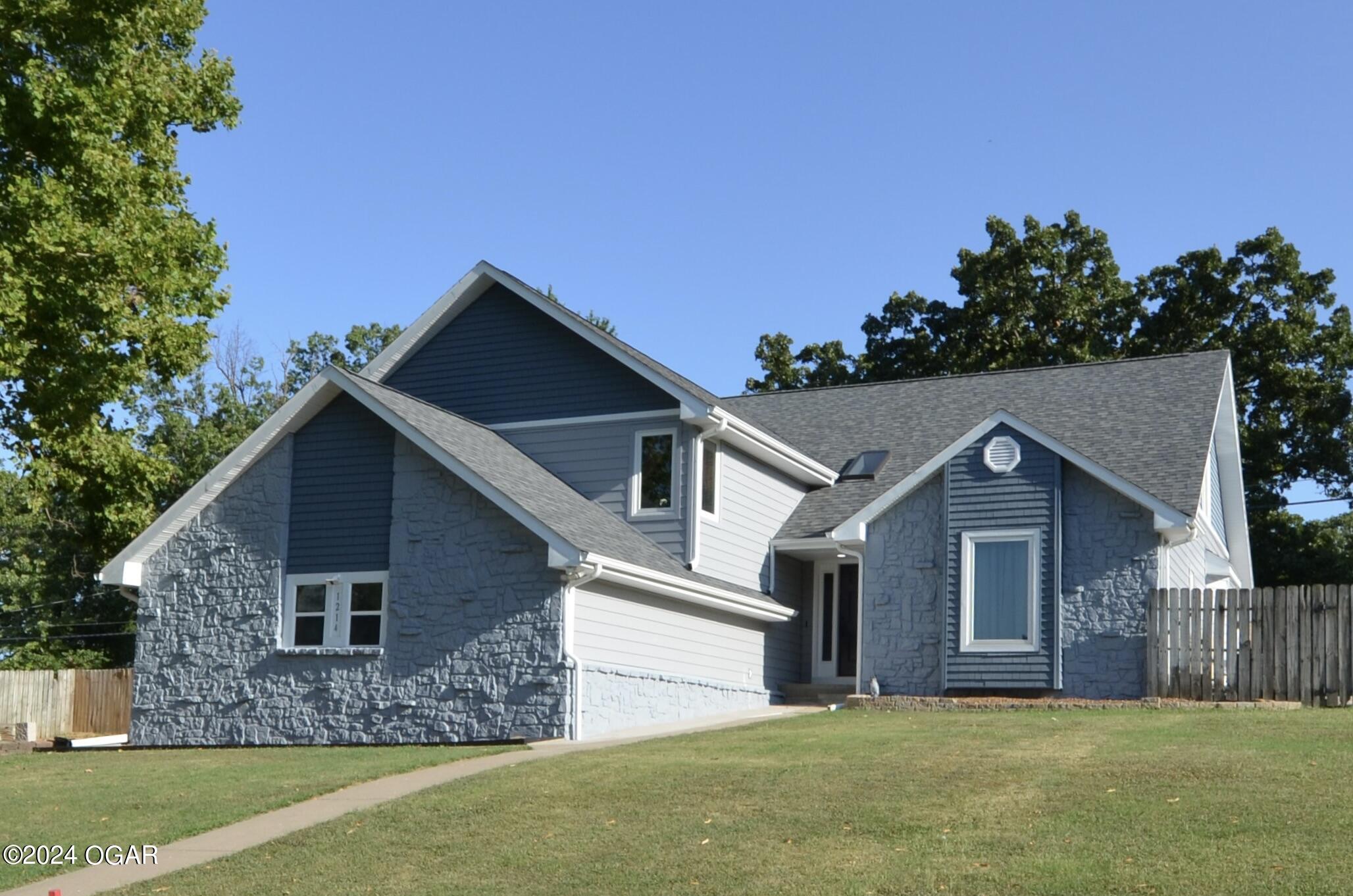 Linden Ter, Neosho, MO 64850