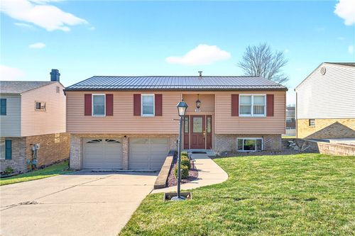 1548 Amelia Ave, South Park, PA, 15129-9632 | Card Image