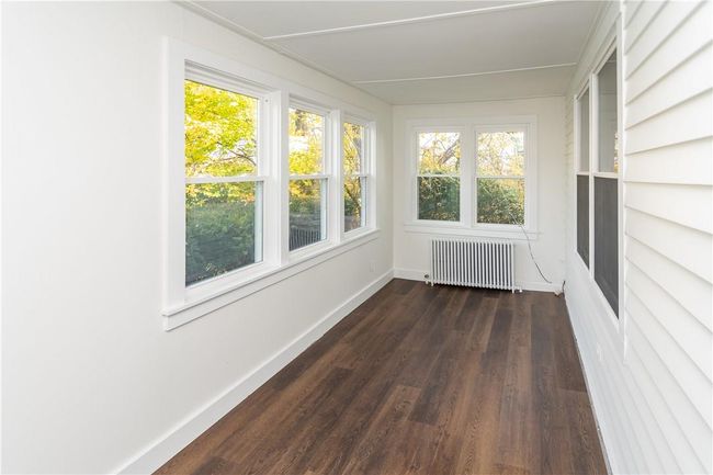 Enclosed Porch | Image 15