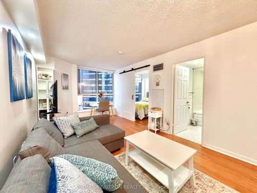 1911-44 St Joseph St, Toronto, ON, M4Y2W4 | Card Image