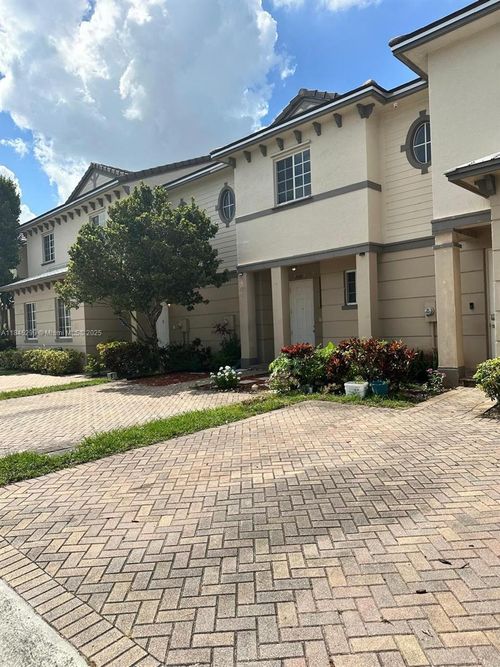 2041 Nassau Dr, Riviera Beach, FL, 33404-6460 | Card Image