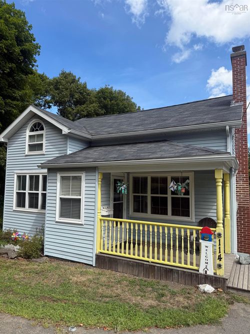 114 Hawthorne St, Antigonish, NS, B2G1A9 | Card Image
