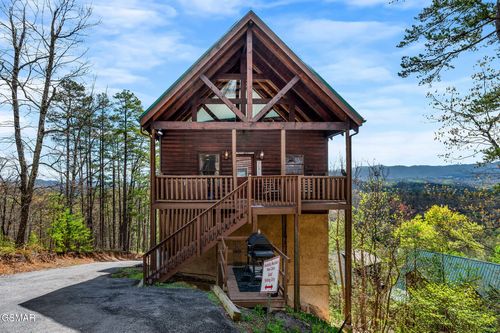 8-2251 Upper Middle Creek Rd, Sevierville, TN, 37876-7609 | Card Image