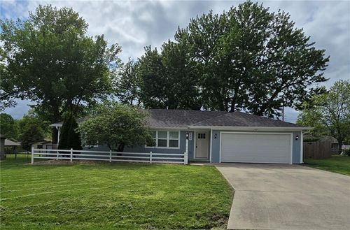 203 Kristine Ave, Clinton, MO, 64735-1856 | Card Image