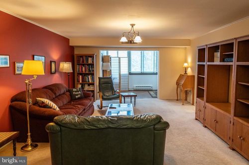 apt-205-930 Montgomery Ave, BRYN MAWR, PA, 19010-3038 | Card Image