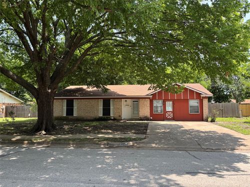621 Lynnewood Ave, Burleson, TX, 76028-6530 | Card Image