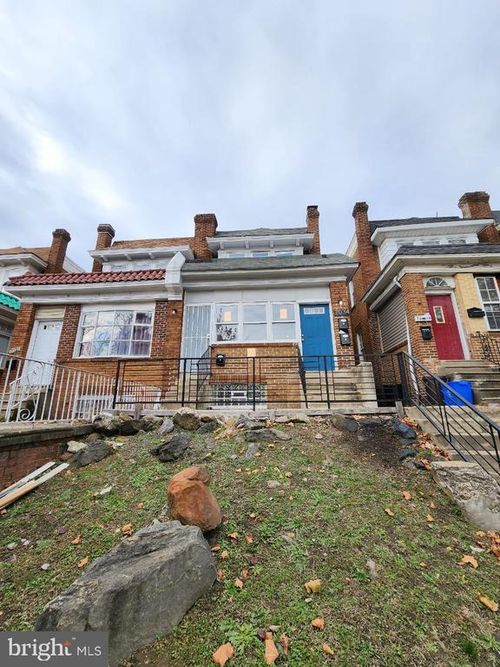 7034 N Broad St, PHILADELPHIA, PA, 19126-1713 | Card Image