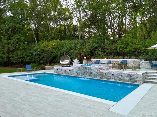 339 Meadow Ln, Mill Neck, NY, 11765-1205 | Card Image