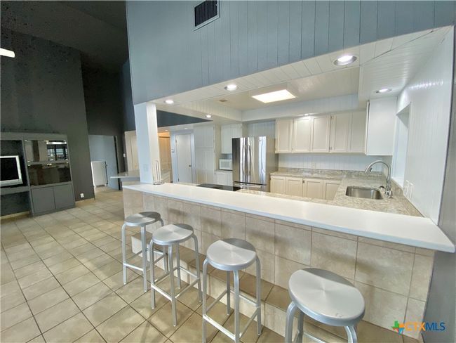 906 Lakeview Trl, House other with 3 bedrooms, 2 bathrooms and null parking in Mcqueeney TX | Image 4