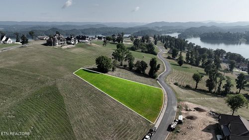 2429 Starboard Crest Rd, Morristown, TN, 37814-5320 | Card Image