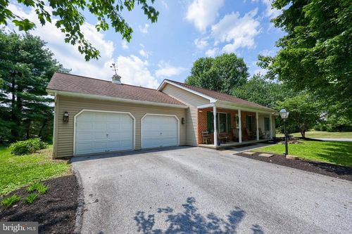 53 Countryside Ln, MARIETTA, PA, 17547-9120 | Card Image
