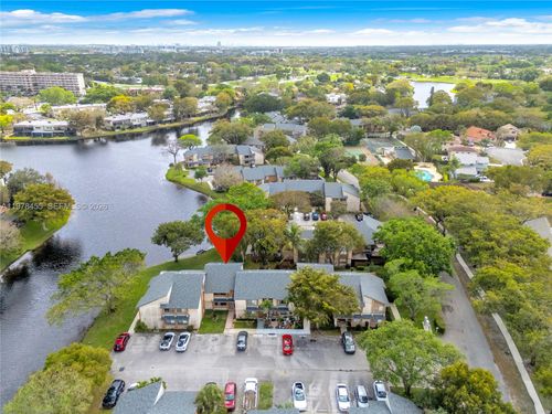 221-32 Wimbledon Lake Dr, Plantation, FL, 33324-2420 | Card Image