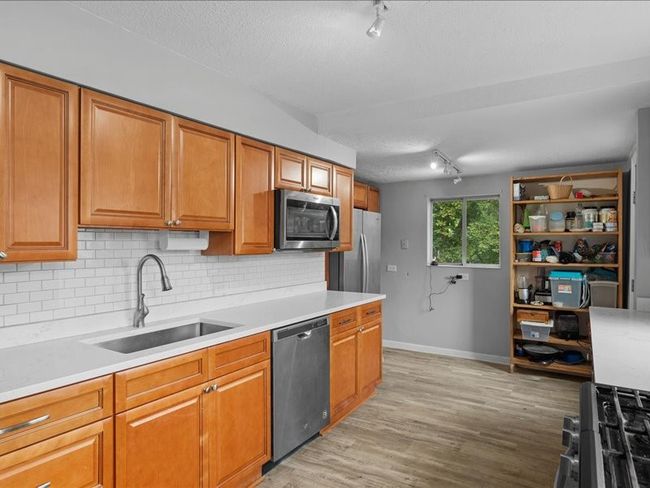 2706 Pioneer Ave, House other with 5 bedrooms, 2 bathrooms and 2 parking in Brookline PA | Image 12