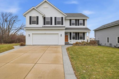 900 E Randy Road, Oak Creek, WI, 53154 | Card Image