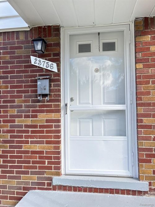 23756 Brittany Ave, Eastpointe, MI, 48021-1852 | Card Image