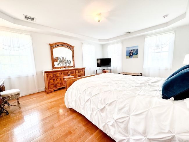197 Shadow Pond Ln, House other with 4 bedrooms, 4 bathrooms and 6 parking in Suffield CT | Image 22