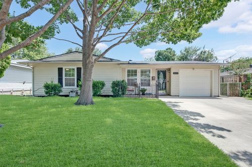 2632 Wicker Ave, Farmers Branch, TX, 75234-4752 | Card Image