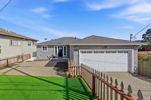 2517 Read Ave, Belmont, CA, 94002 | Card Image