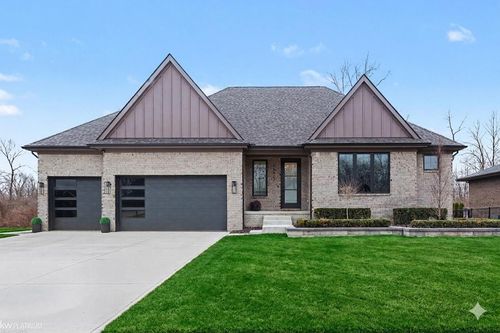 66507 Meadowlands Ct, Washington Twp, MI, 48095-1531 | Card Image