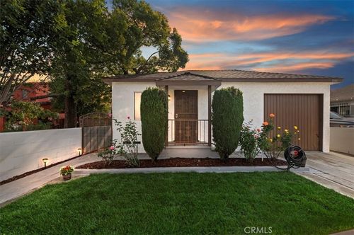 3100 3100 Los Flores, Lynwood, CA, 90262 | Card Image