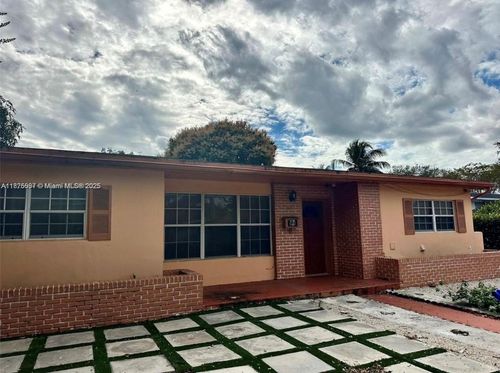 1020 Ne 179th St, North Miami Beach, FL, 33162-1216 | Card Image