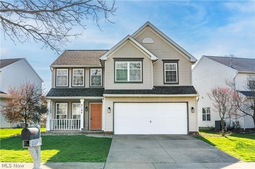 2165 Stonehenge Cir, Akron, OH, 44319-5507 | Card Image