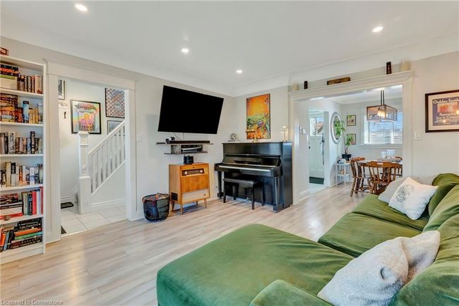 53 E 21 St St, House other with 2 bedrooms, 2 bathrooms and 1 parking in Hamilton ON | Image 12