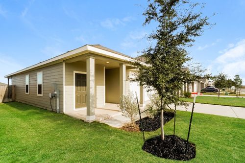 141 Rubrum Rd, Kyle, TX, 78640-2728 | Card Image