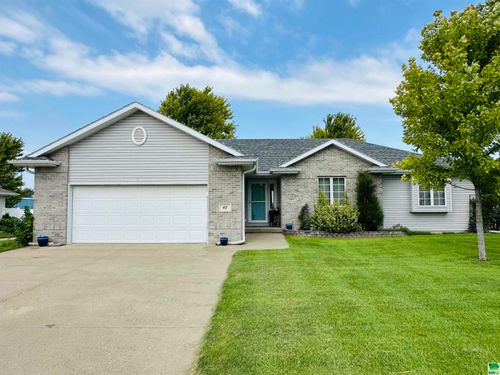 417 Coniston Cir, Sergeant Bluff, IA, 51054-8953 | Card Image
