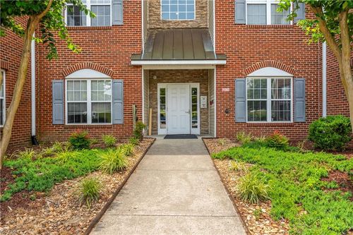apt-204-6941 Hanesbrook Cir, Clemmons, NC, 27012-7526 | Card Image