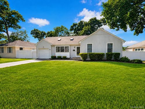 120A Irish Ln, East Islip, NY, 11730-1021 | Card Image