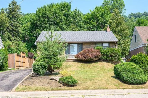 28 Marion Cres, Dundas, ON, L9H1J1 | Card Image