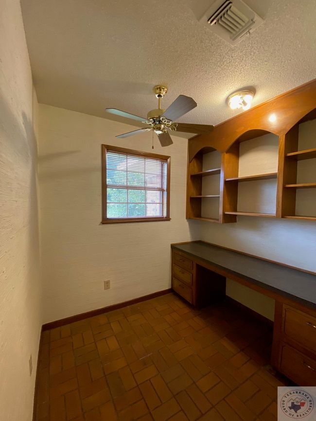 1129 Hwy 259 S, House other with 3 bedrooms, 2 bathrooms and null parking in DeKalb TX | Image 8
