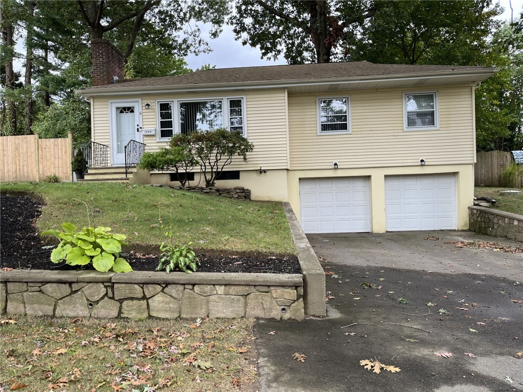 Harrington Dr, Johnston, RI 02919