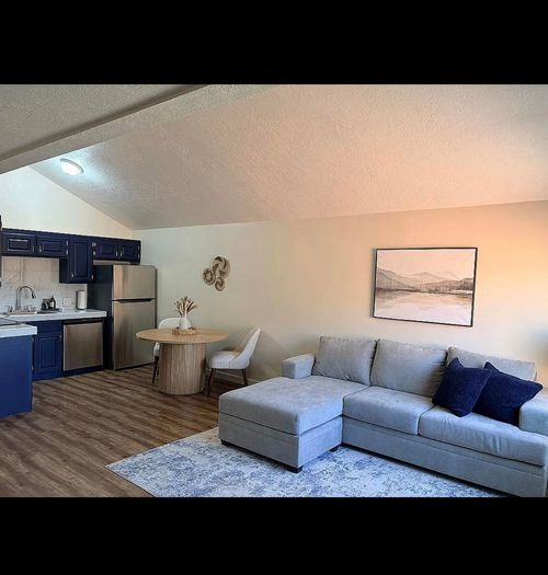 e11-860 S Village Rd, St. George, UT, 84770-5830 | Card Image