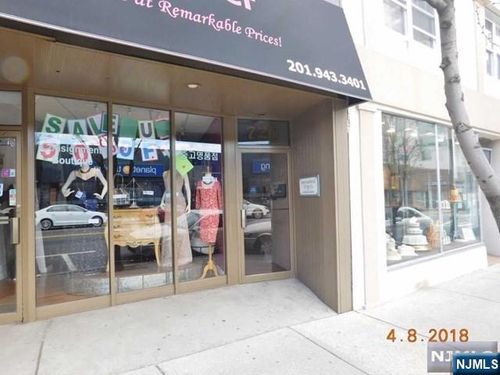 722 Anderson Ave, Cliffside Park, NJ, 07010-2090 | Card Image